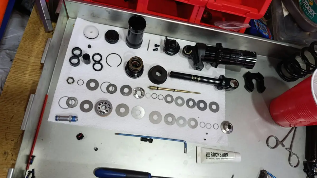 Sellos y piezas ordenadas para mantención, Univercycles Coquimbo