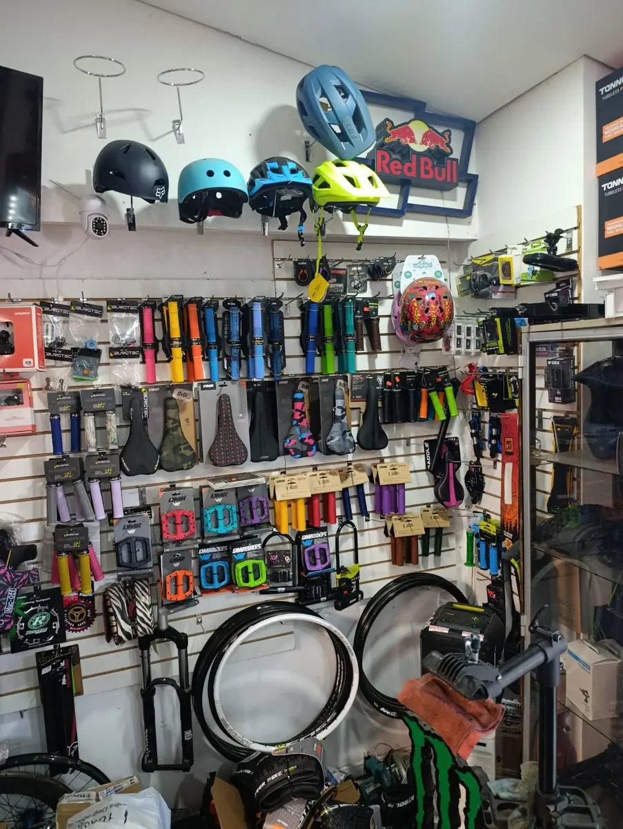 Repuestos y accesorios en la tienda, Univercycles Coquimbo
